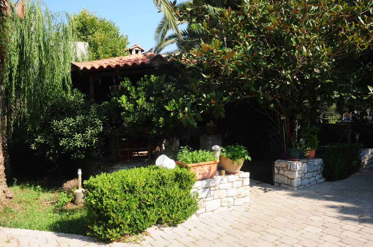 George Apartments Stoupa Exterior photo